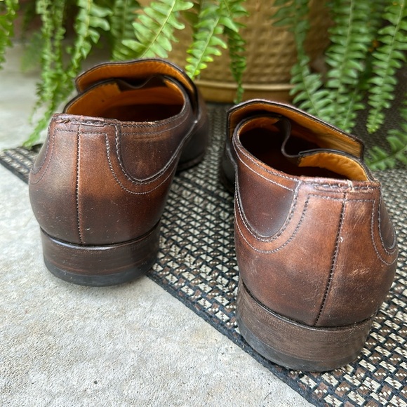 GUCCI Script Leather Loafers - Picture 4 of 9